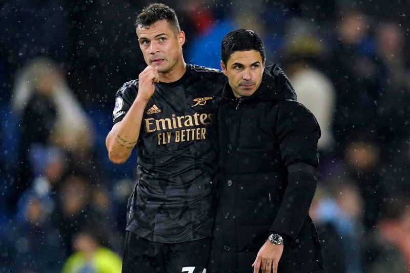 Arsenal về nhì, Arteta ẩn ý châm biếm MU và Tottenham